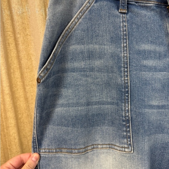 Judy Blue Men's Relaxed Light Blue Distressed Jeans - Style # 88825 - Picture 4 of 9